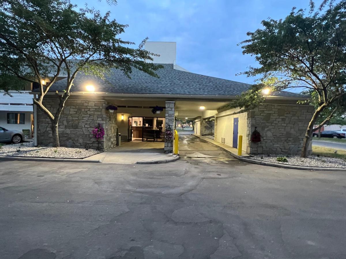 Days Inn & Suites By Wyndham Monroe Exterior foto