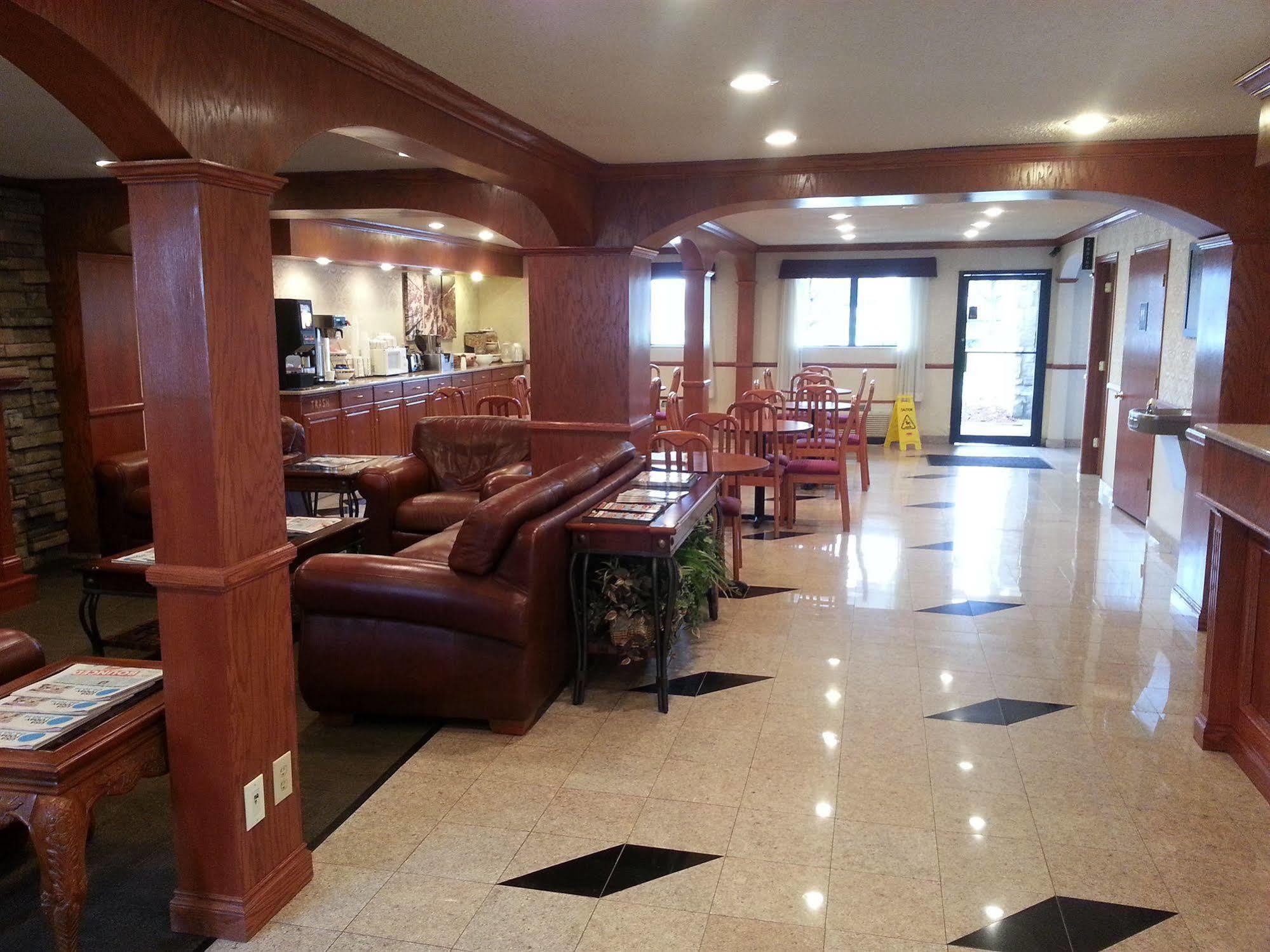 Days Inn & Suites By Wyndham Monroe Exterior foto